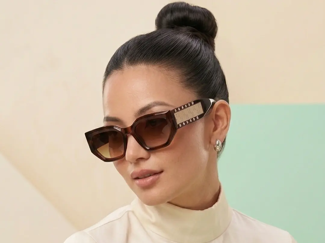 Woman wearing cat-eye sunglasses